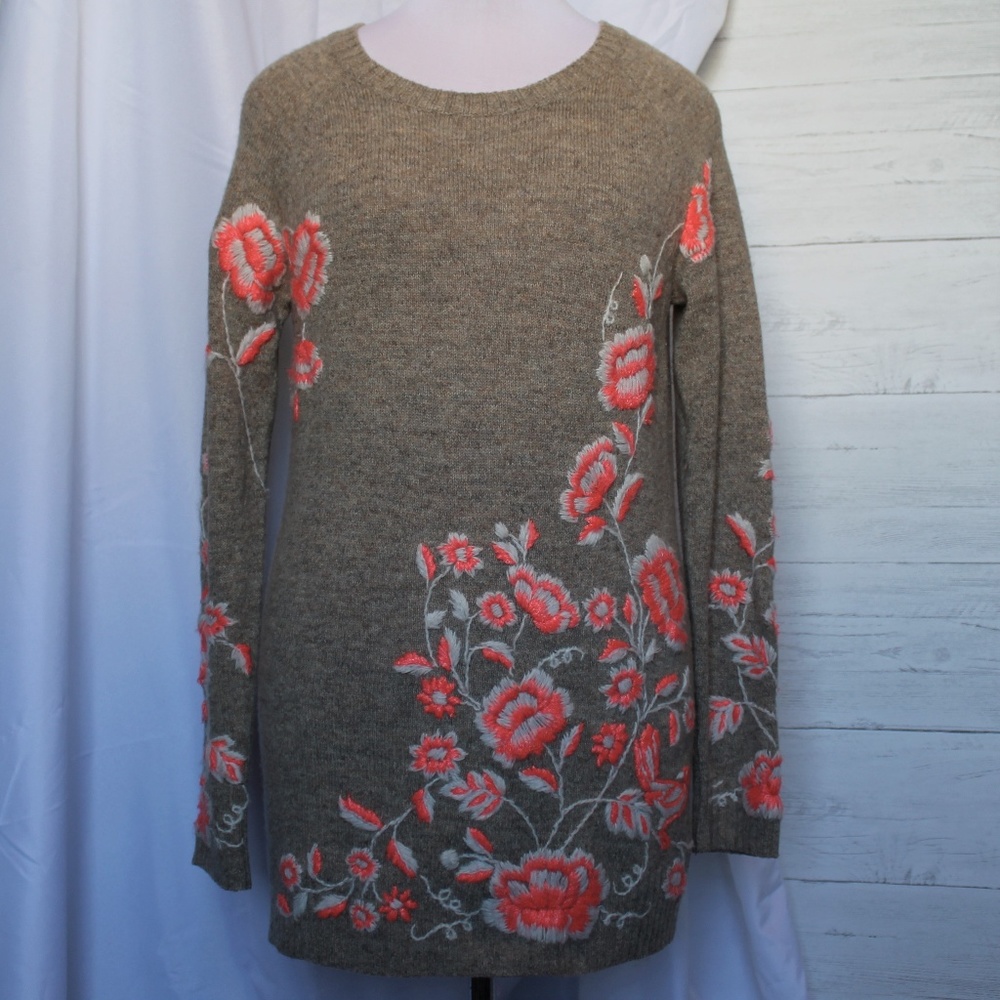 Anthropologie Embroidered Ranunculus Tunic Sweater